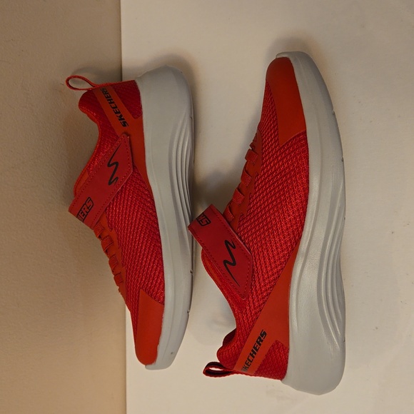 New in box Boys red Skechers Selectors Sneakers 3.5 - Picture 5 of 10